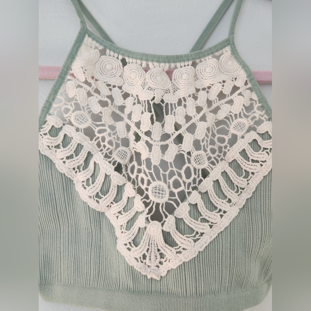 Boho Crochet Bralette Olive Green & White M/L - Never Worn - Picture 6 of 8